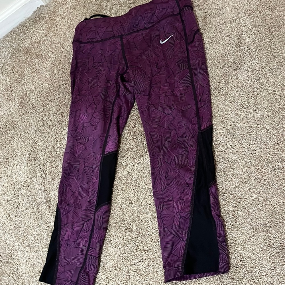 Dri- Fit Nike cropped leggings. Super comfortable!
